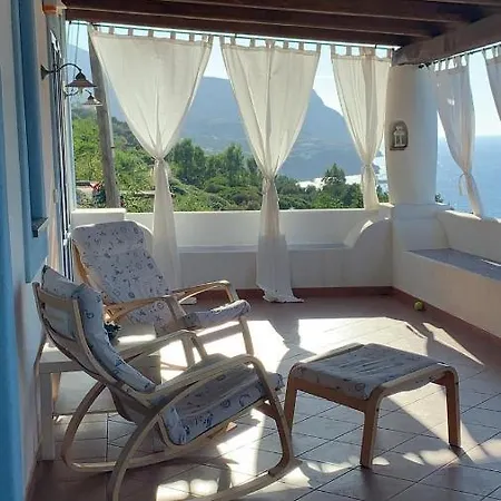 La Casuzza Dei Re Malfa (Salina)