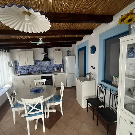La Casuzza Dei Re * Malfa (Salina)