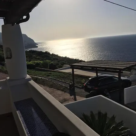 La Casuzza Dei Re * Malfa (Salina)