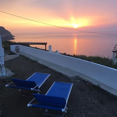 La Casuzza Dei Re Malfa (Salina)