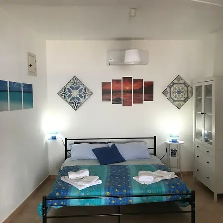 Villa La Casuzza Dei Re Malfa (Salina)