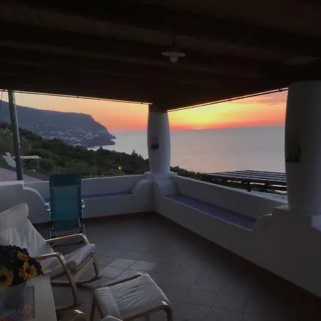 La Casuzza Dei Re * Malfa (Salina)