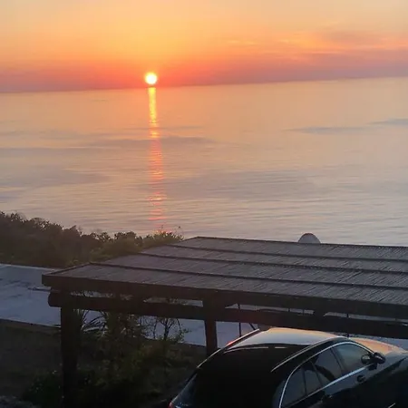 Villa La Casuzza Dei Re Malfa (Salina)